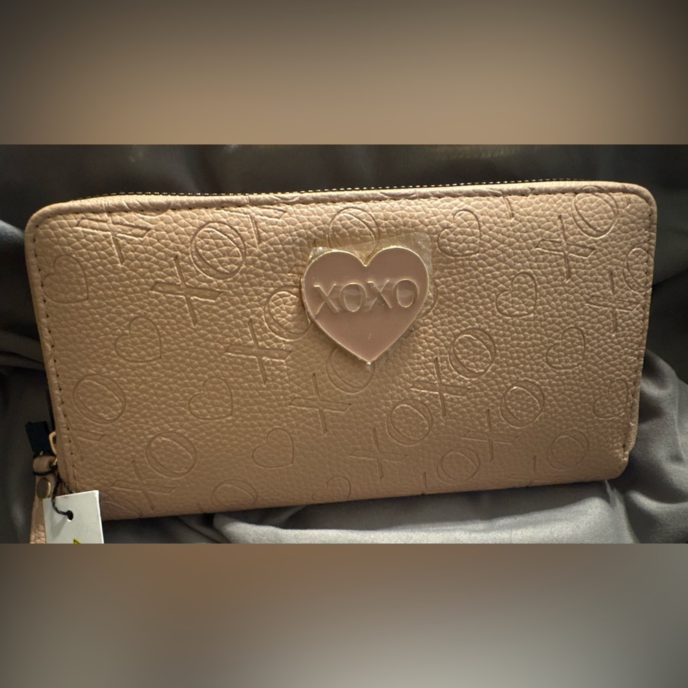 XOXO Blush Embossed Women's Wallet NWT